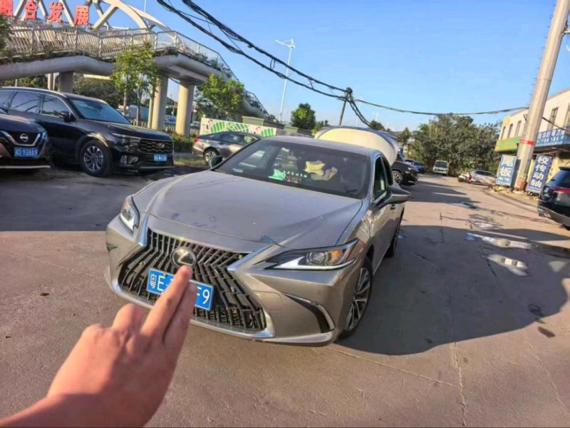 广州24年雷克萨斯ES1