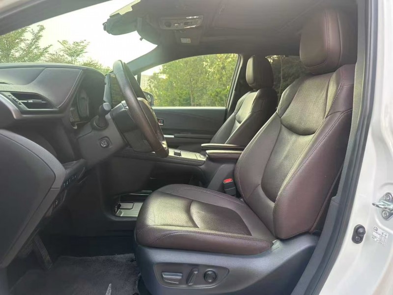 广州23年丰田塞纳6