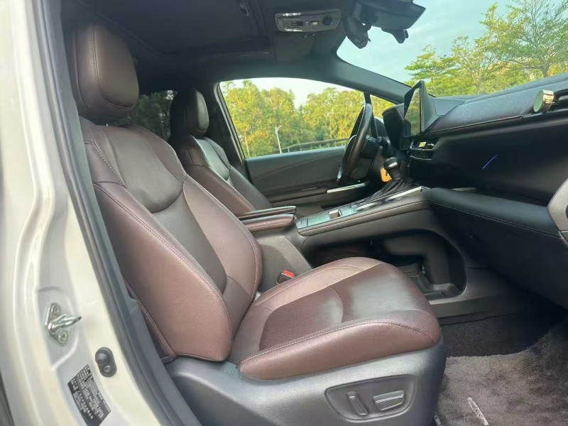 广州23年丰田塞纳8