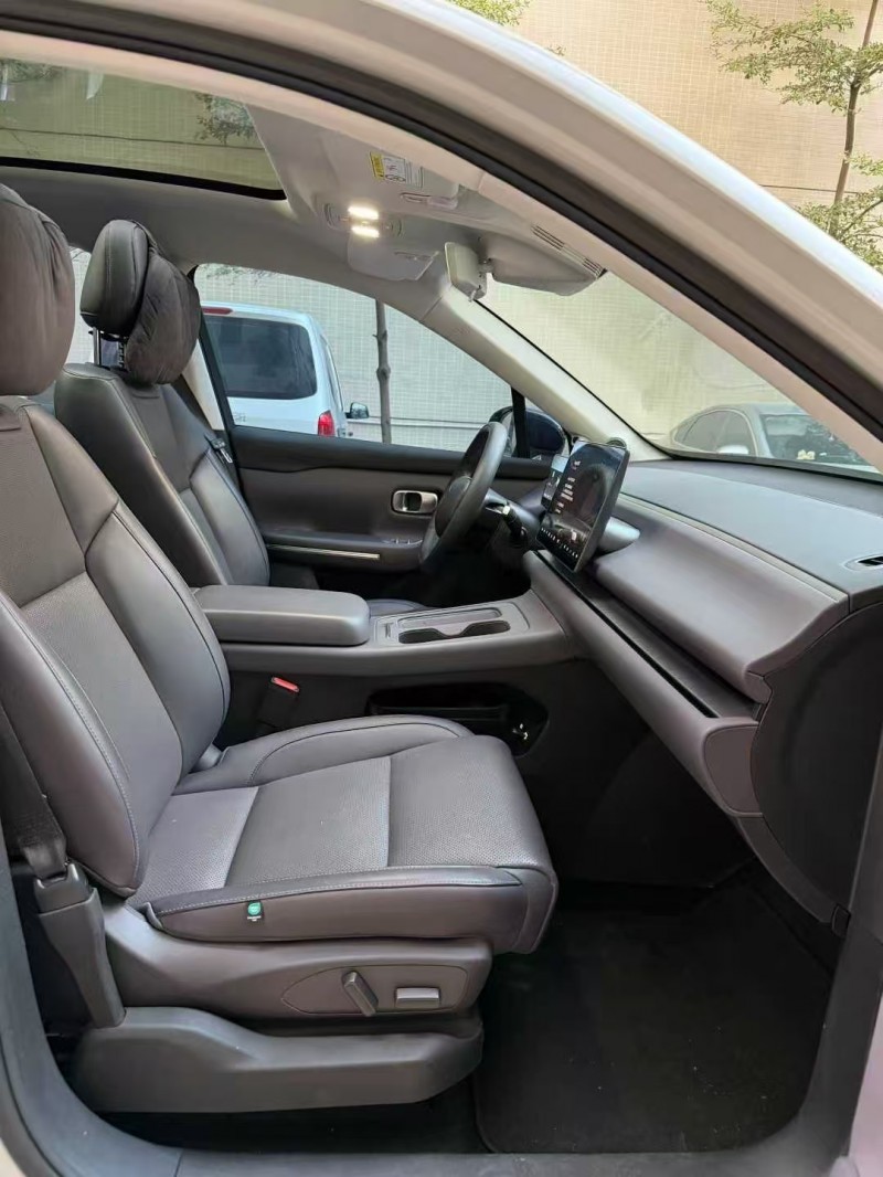 广州24年零跑汽车C106