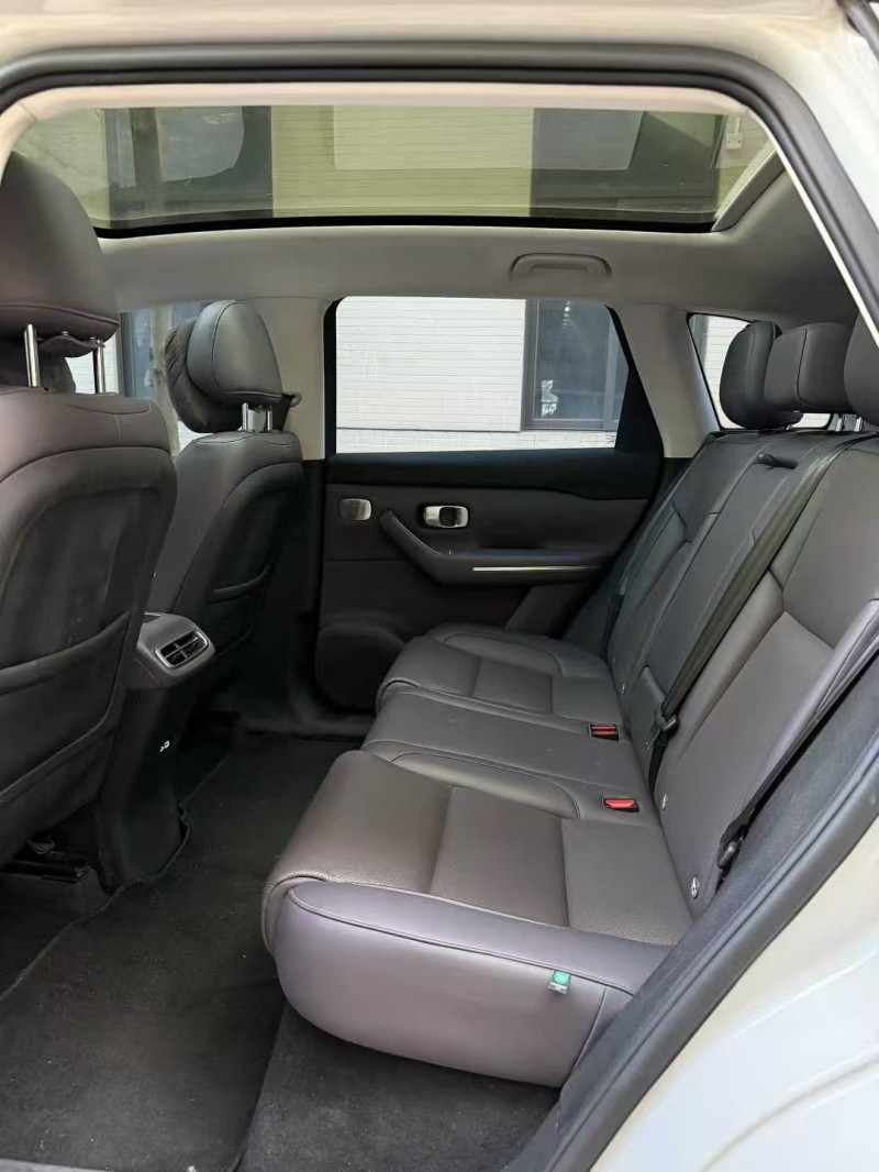 广州24年零跑汽车C108