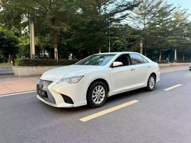 广州16年丰田凯美瑞3