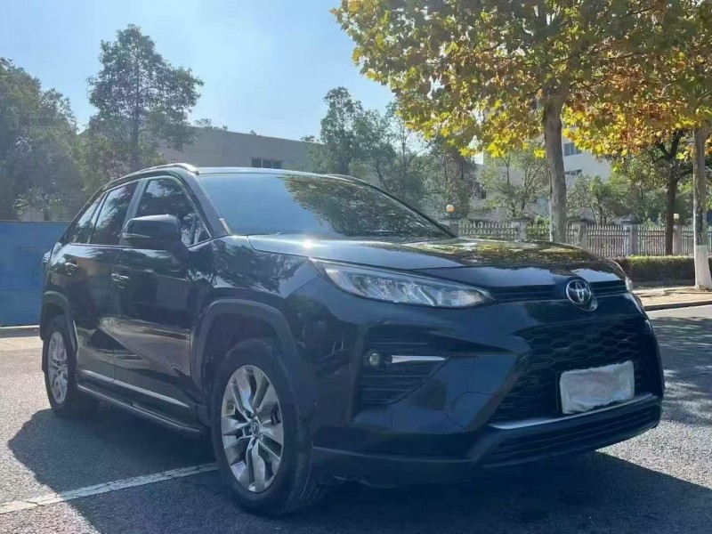 青岛22年丰田威兰达3