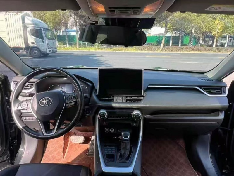 青岛22年丰田威兰达6