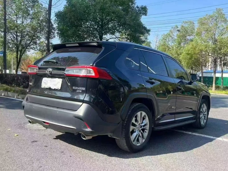 青岛22年丰田威兰达8