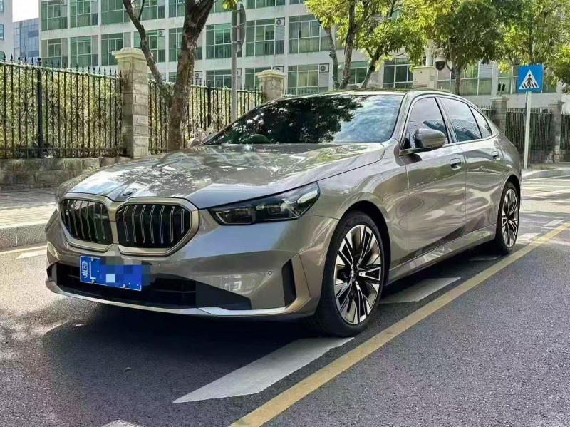广州25年宝马5系2