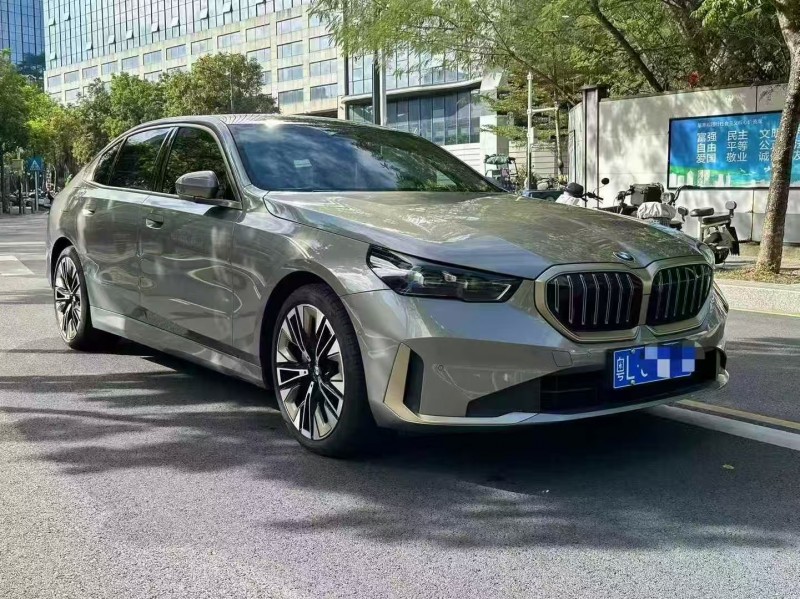 广州25年宝马5系3
