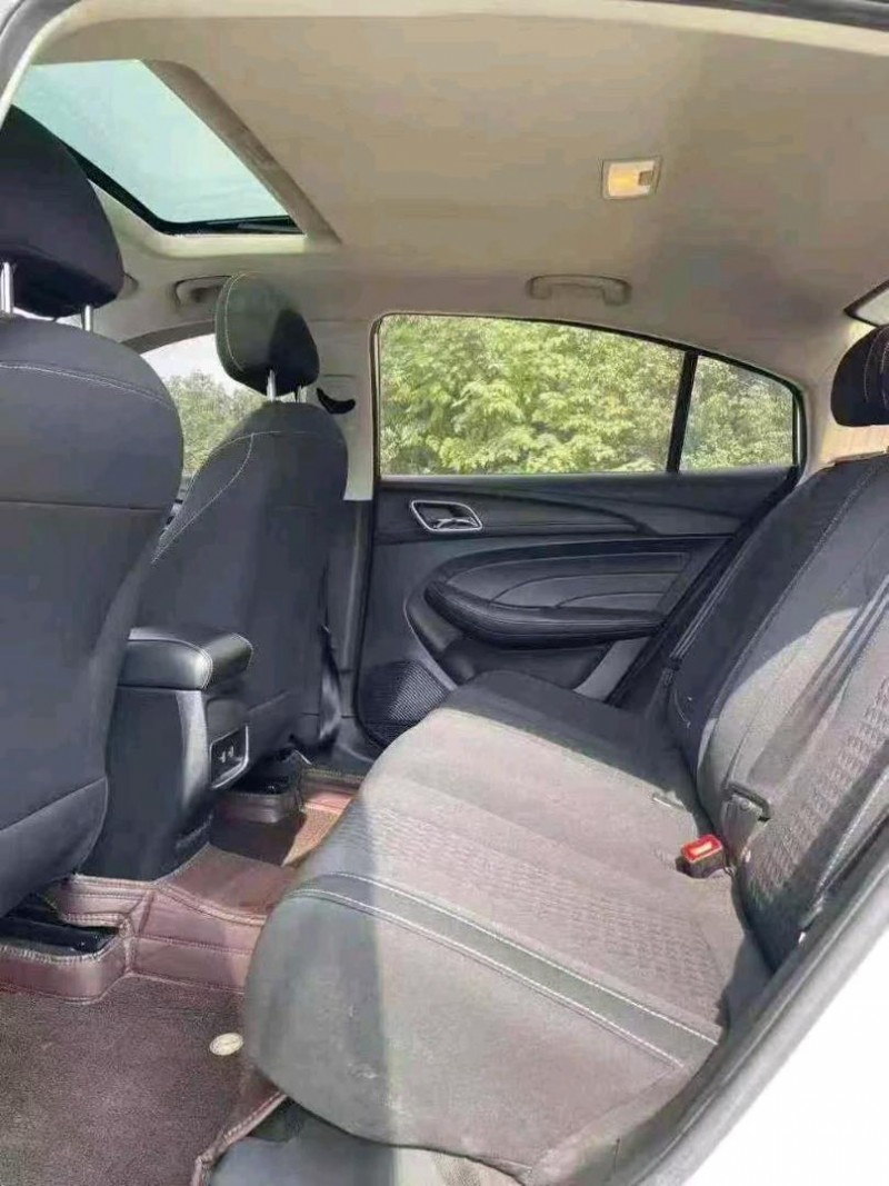 襄阳21年荣威i57