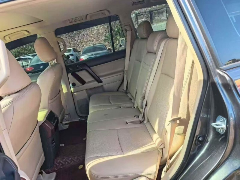 渭南19年丰田普拉多5