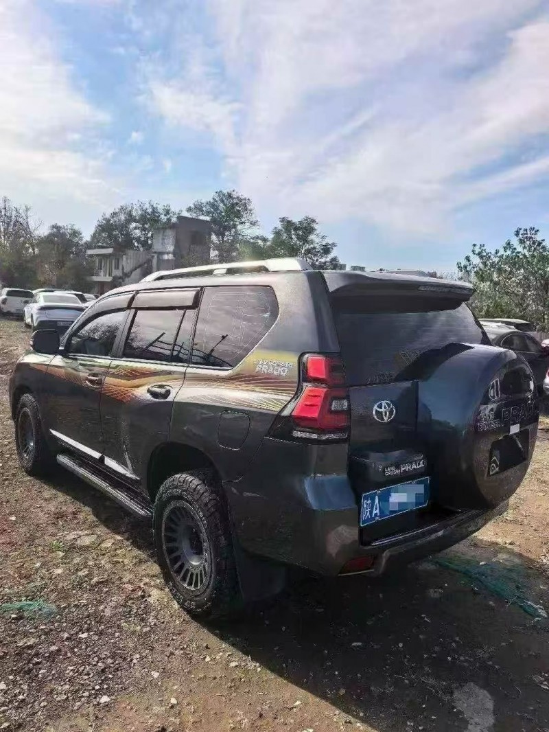 渭南19年丰田普拉多8