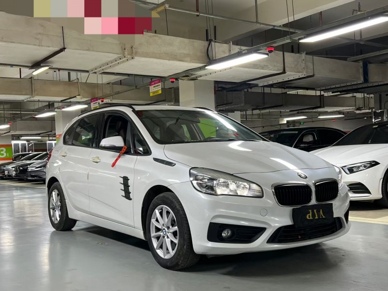 成都17年宝马2系2