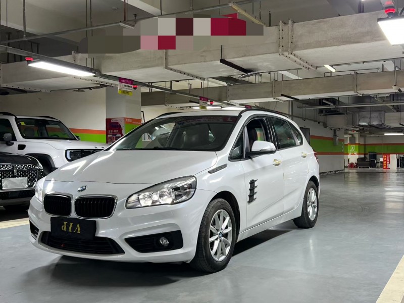 成都17年宝马2系3