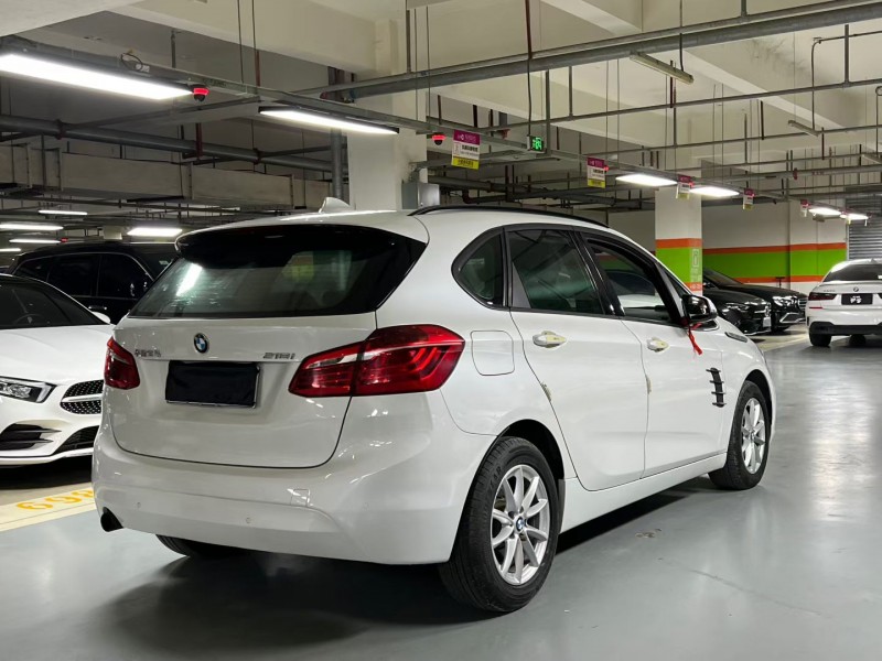 成都17年宝马2系6