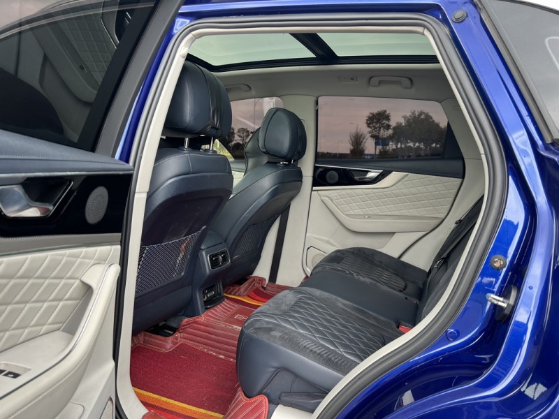 盐城19年红旗HS55