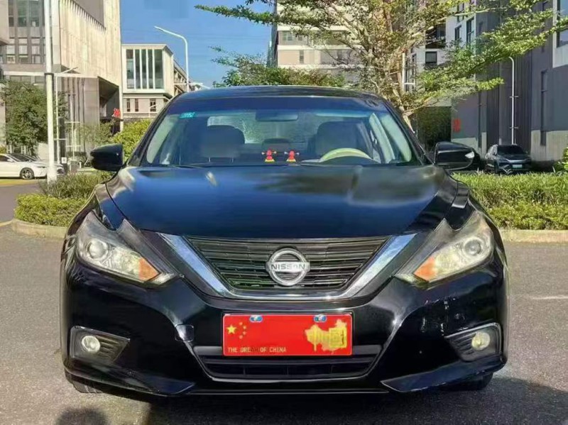 广州18年日产天籁1