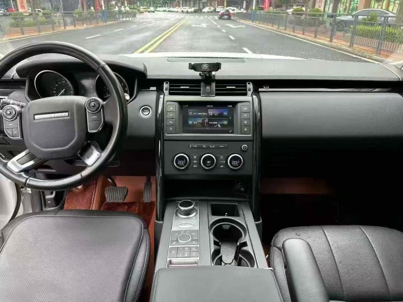 广州18年路虎发现5