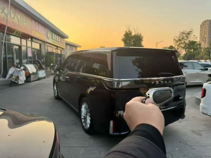 嘉兴23年岚图汽车梦想家8