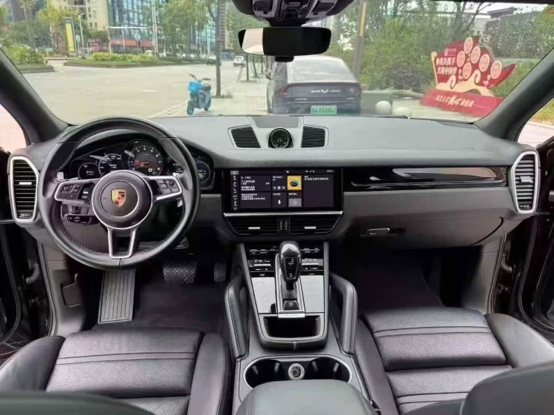 广州19年保时捷卡宴5