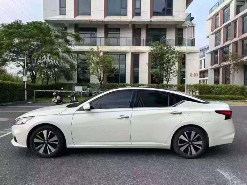 广州22年日产天籁5