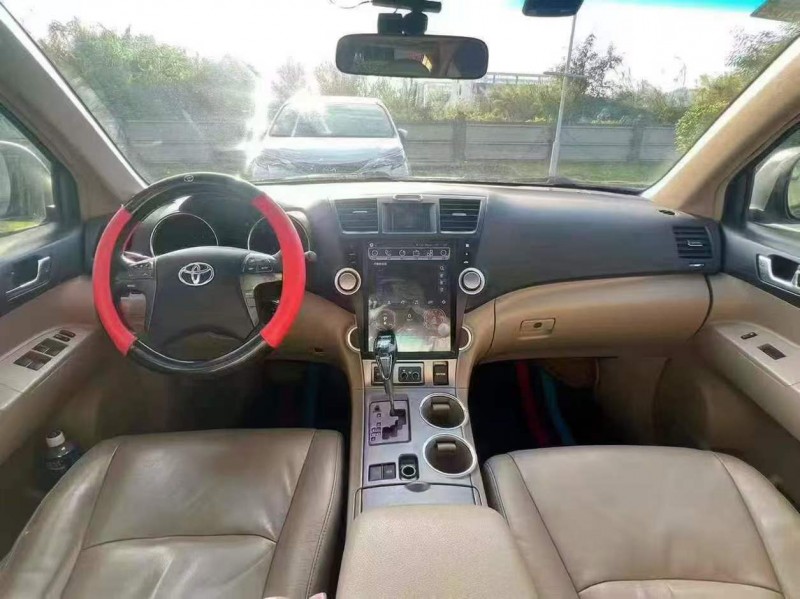 广州12年丰田汉兰达8