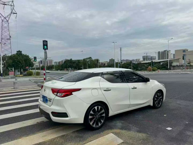 广州19年日产蓝鸟4