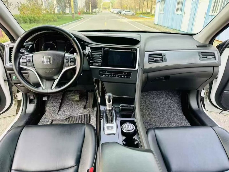 潍坊17年本田思铂睿4