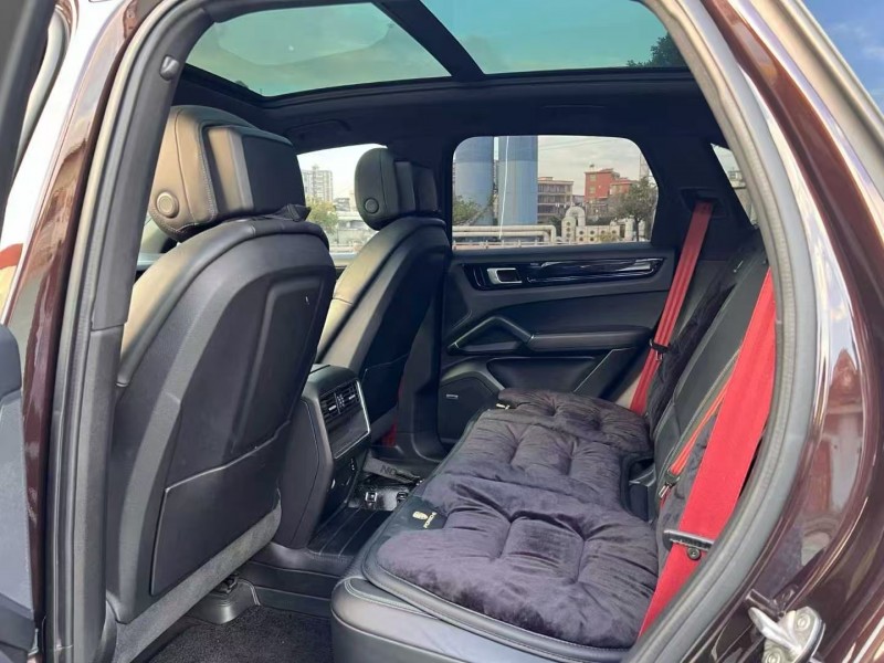 广州21年保时捷卡宴4