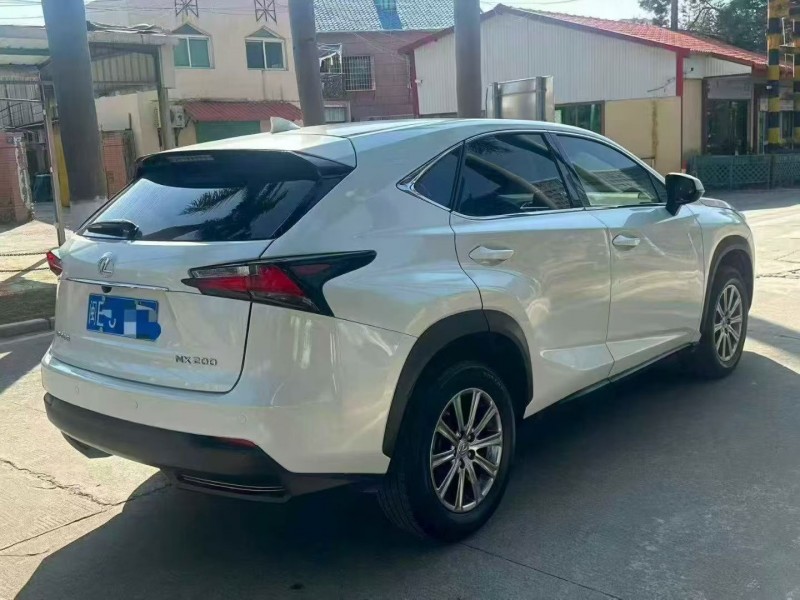 泉州16年雷克萨斯NX8