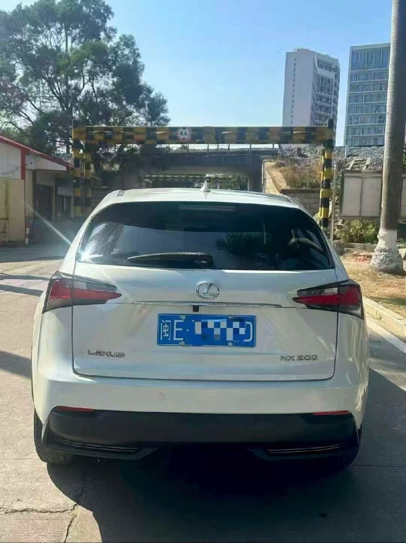 泉州16年雷克萨斯NX9