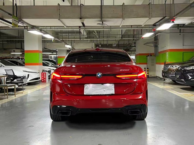 成都22年宝马2系3