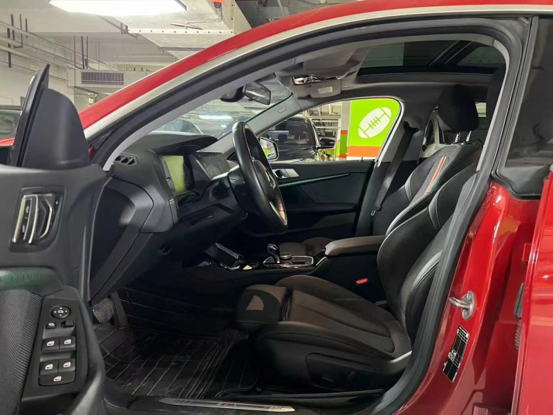 成都22年宝马2系5