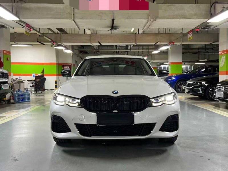 成都22年宝马3系1