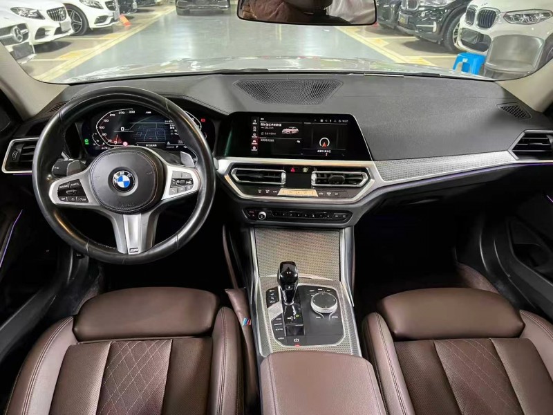 成都22年宝马3系3