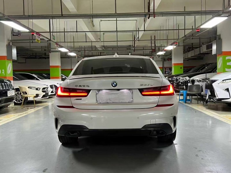 成都22年宝马3系7