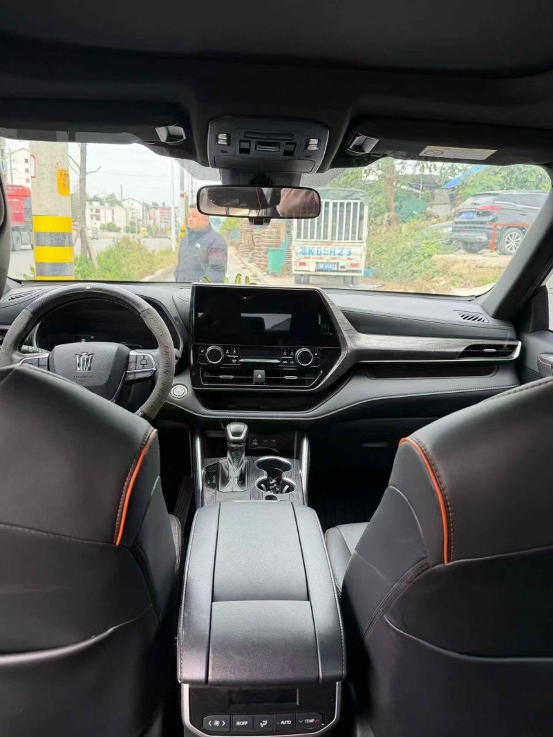 岳阳24年丰田皇冠4