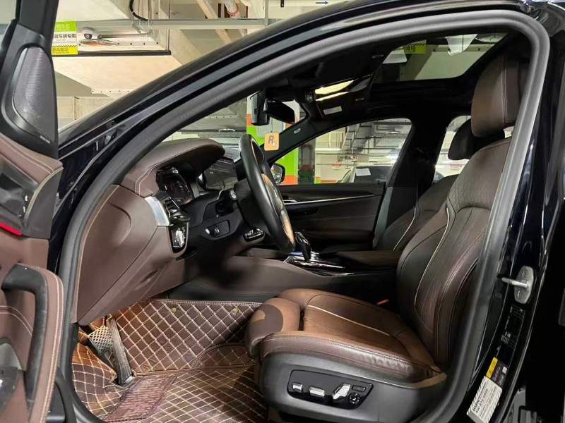 成都21年宝马5系3