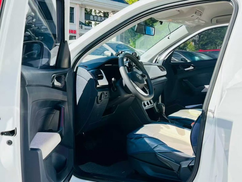 广州25年大众途岳6