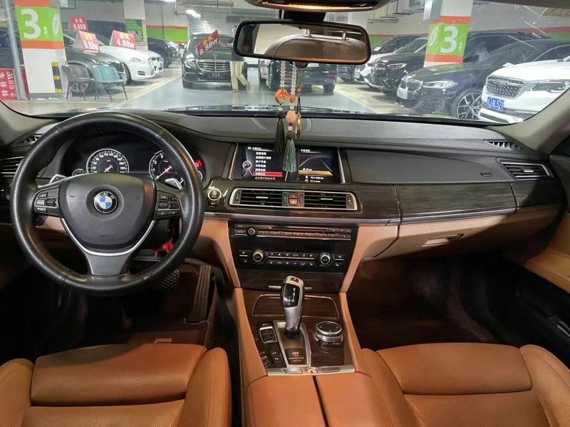 成都15年宝马7系7