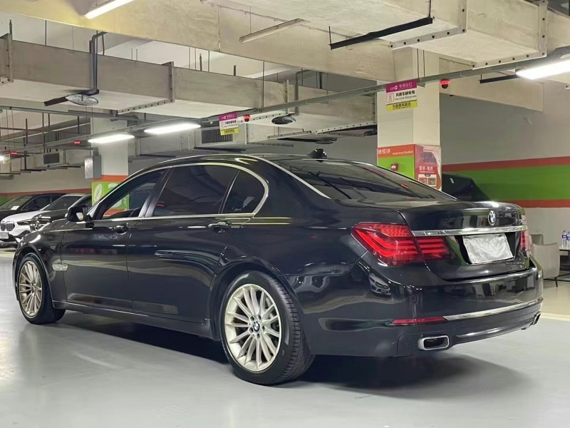 成都15年宝马7系8