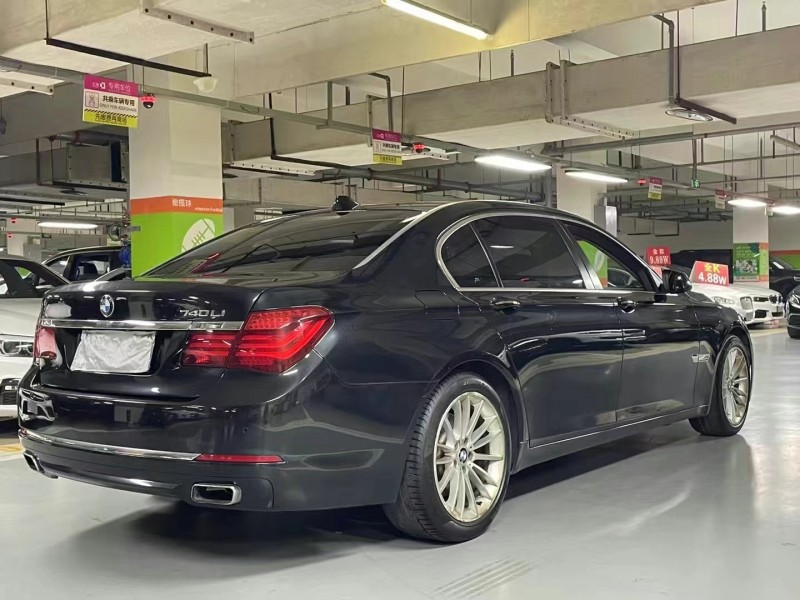 成都15年宝马7系9