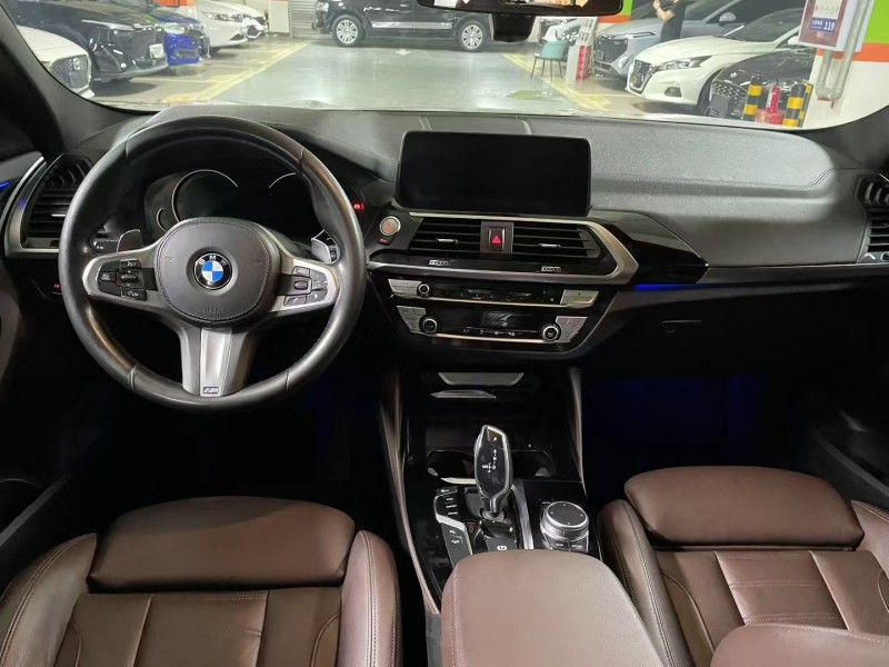 成都20年宝马X44