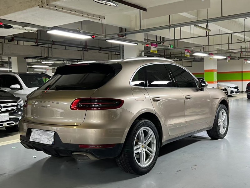 成都16年保时捷Macan7