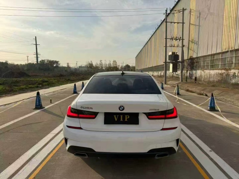 菏泽21年宝马3系9