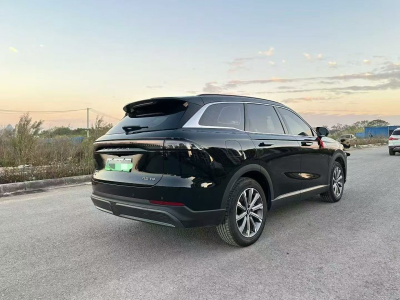 钦州25年奇瑞风云7