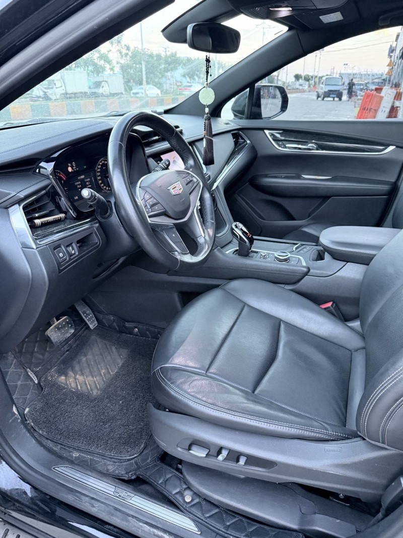 潮州20年凯迪拉克XT53