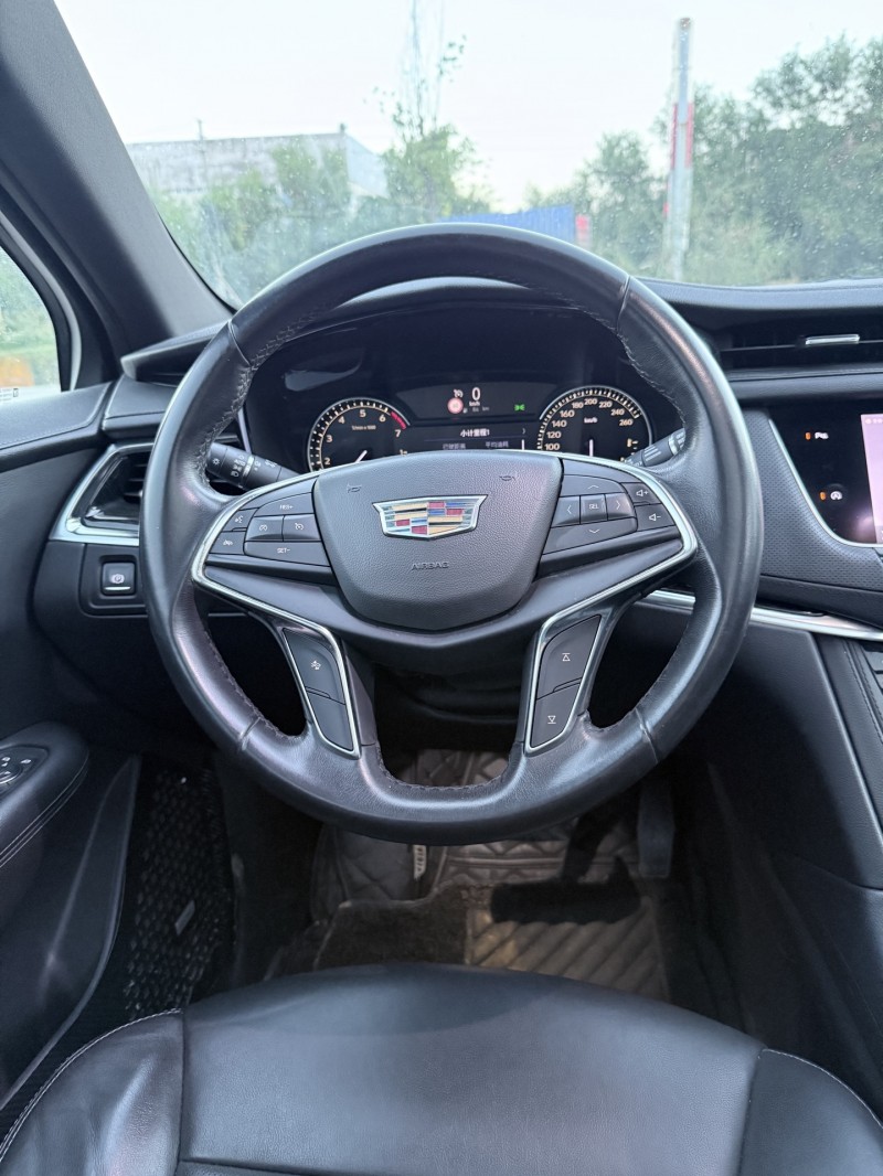 潮州20年凯迪拉克XT56