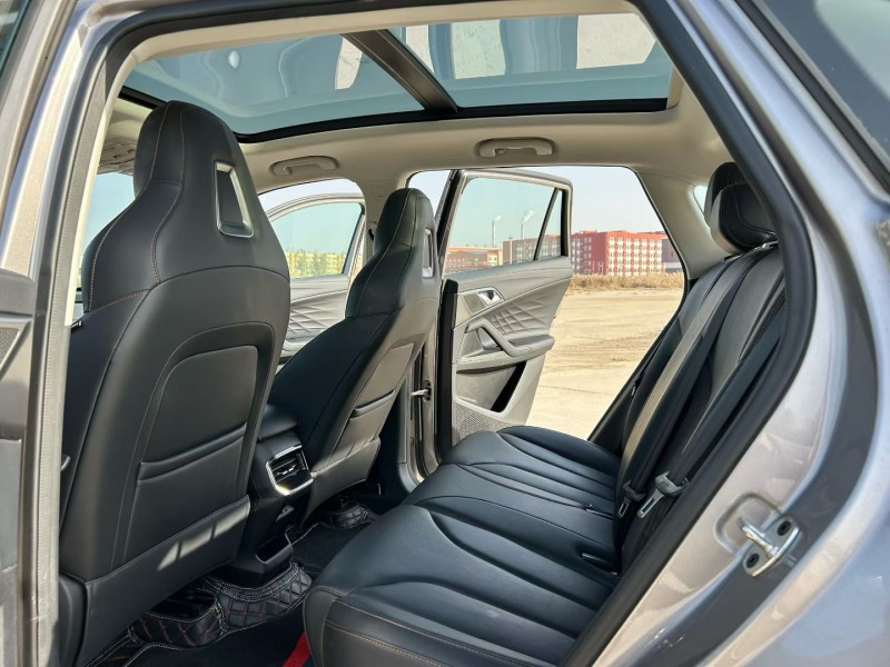 衡水25年荣威RX57