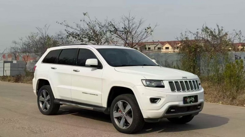 烟台17年Jeep大切诺基3