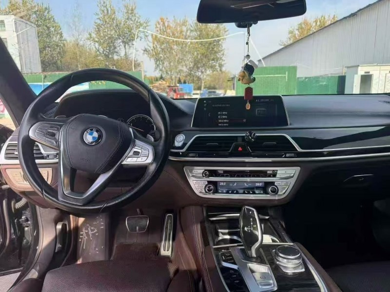 青岛17年宝马7系3