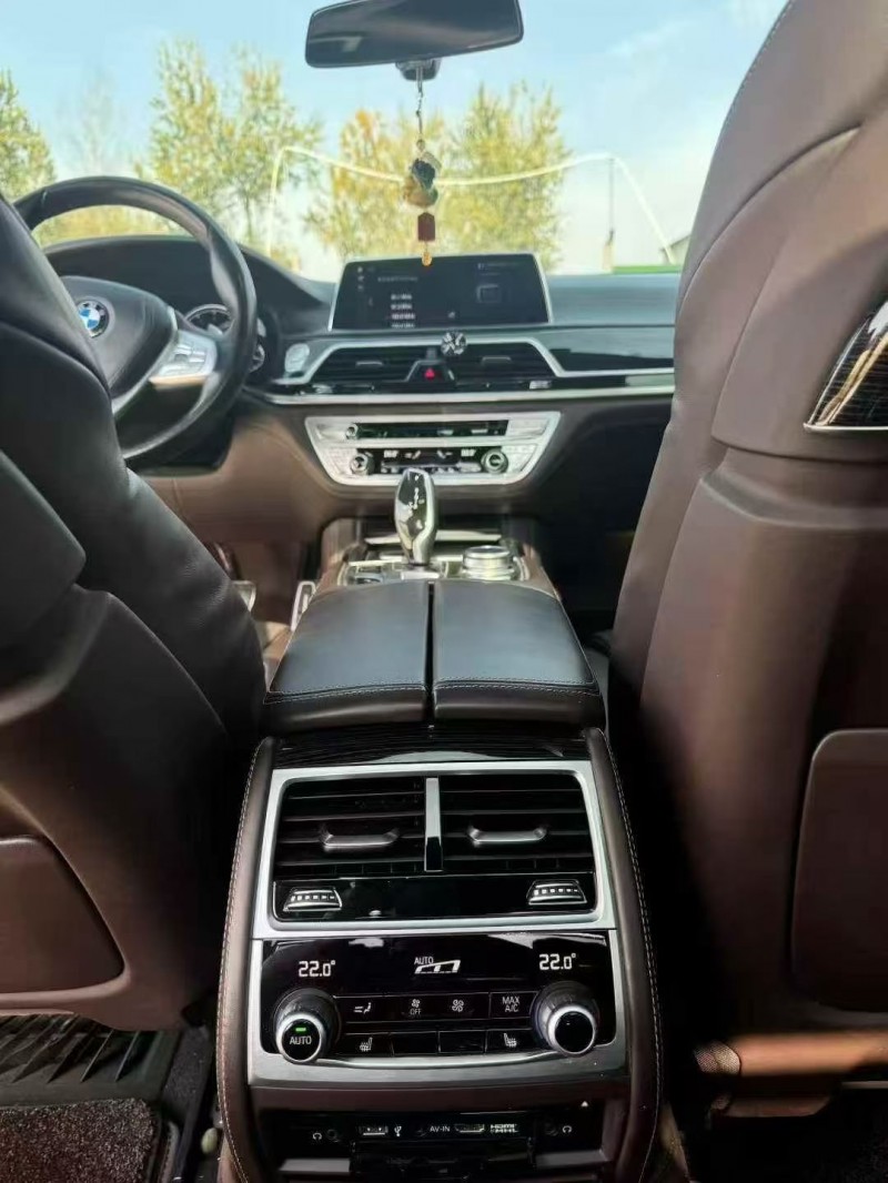 青岛17年宝马7系4